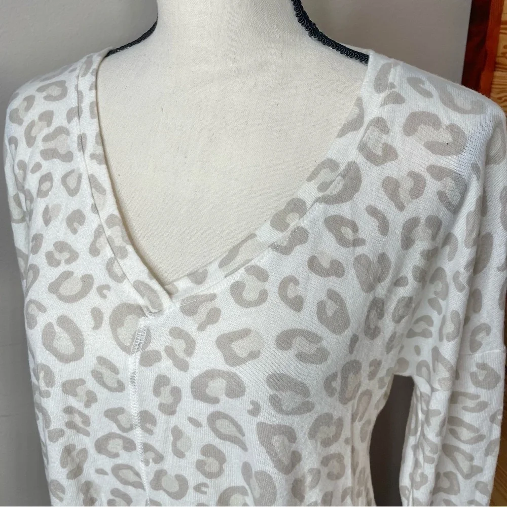 Gibson Leopard Print V-Neck Oversized Long Sleeve Top Tunic Sweater Extra Small